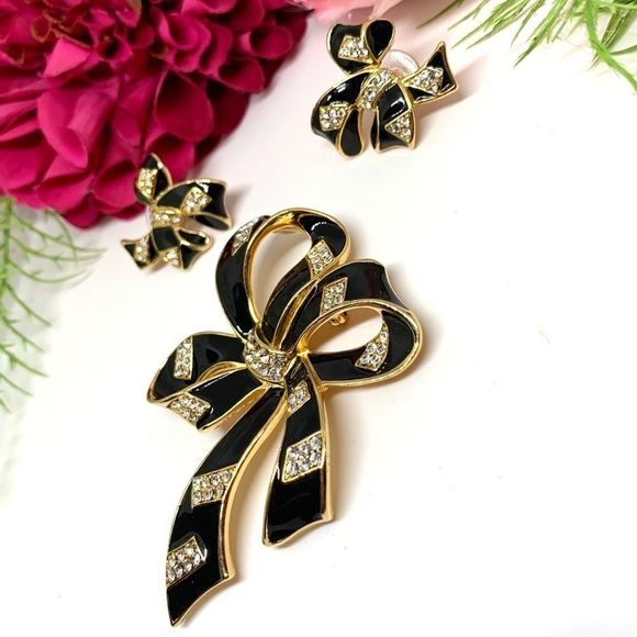 VINTAGE⚜️RARE TRIFARI Enamel Black Bow Brooch Set - Picture 4 of 14